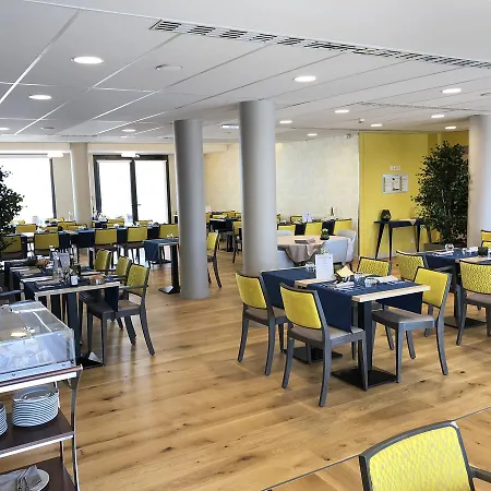 Апартаменты Domitys - Le Castel Du Val Перинья-ле-Сарльев