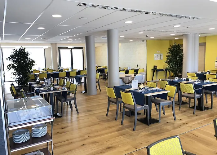 Апартаменты Domitys - Le Castel Du Val Перинья-ле-Сарльев